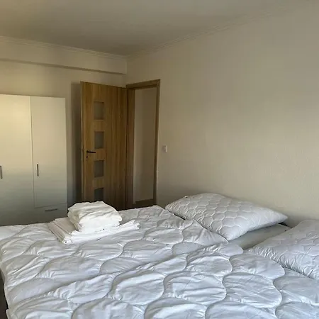 Apartman V Sukromnom Dvore Daire Lučenec